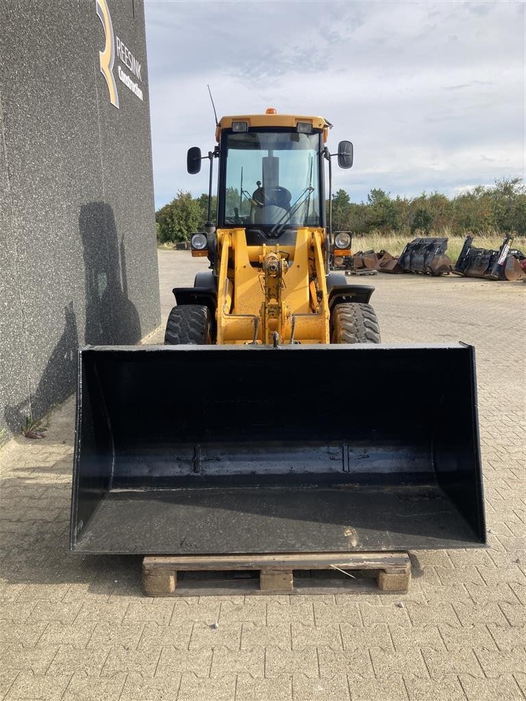 Kompaktlader des Typs JCB 407 Istandsat, Gebrauchtmaschine in Ulfborg (Bild 2)