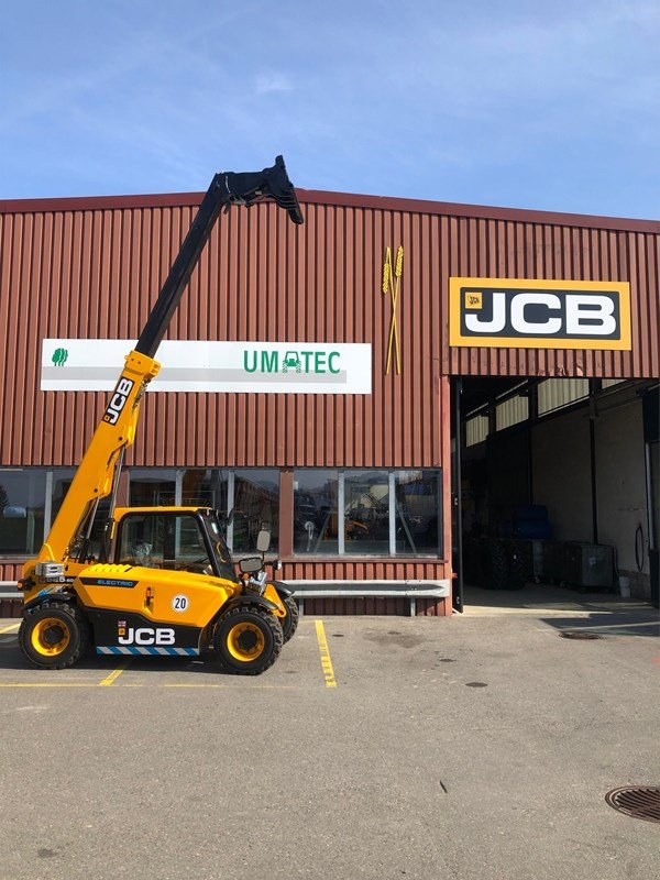 Kompaktlader van het type JCB 525-60E, Neumaschine in Domdidier (Foto 4)