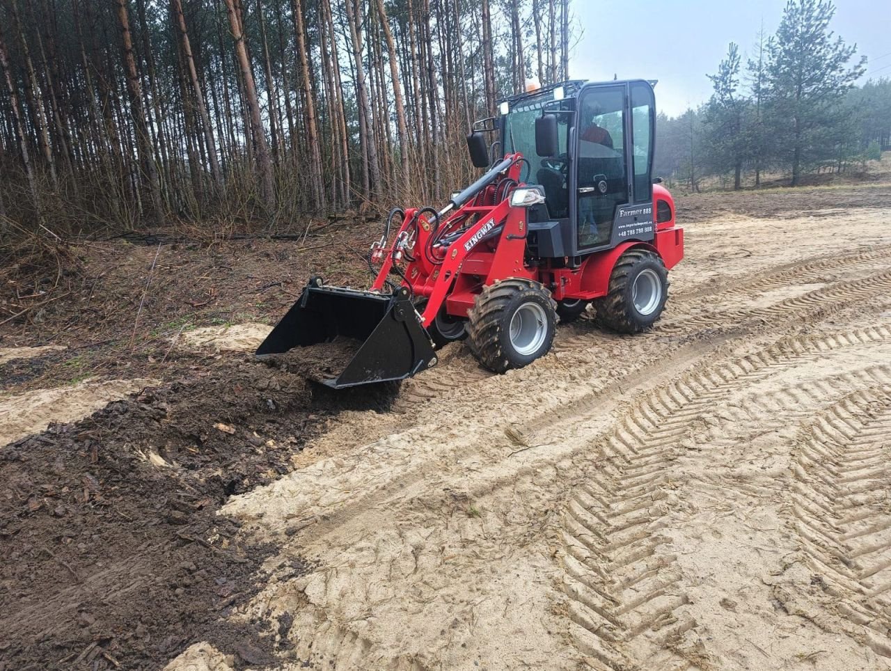 Kompaktlader des Typs Kingway Farmer 888, Neumaschine in Hollandscheveld (Bild 5)