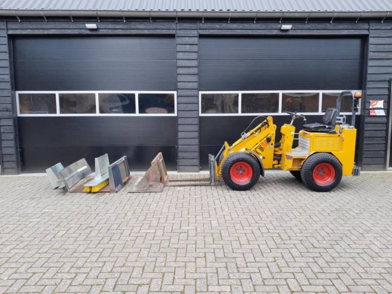 Kompaktlader tip Knikmops 130 minishovel met bak vorken bezem tegelriek, Gebrauchtmaschine in Ederveen