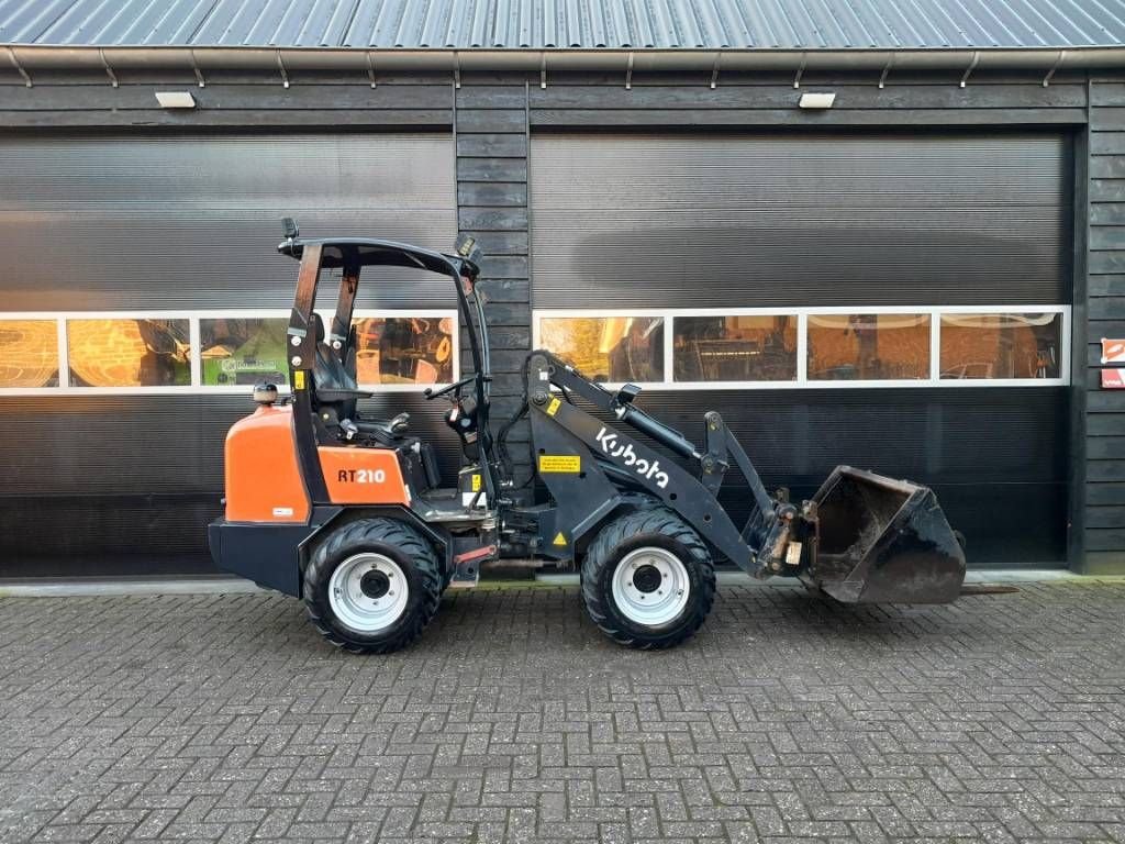 Kompaktlader des Typs Kubota R210 minishovel bak en vorken, Gebrauchtmaschine in Ederveen (Bild 8)