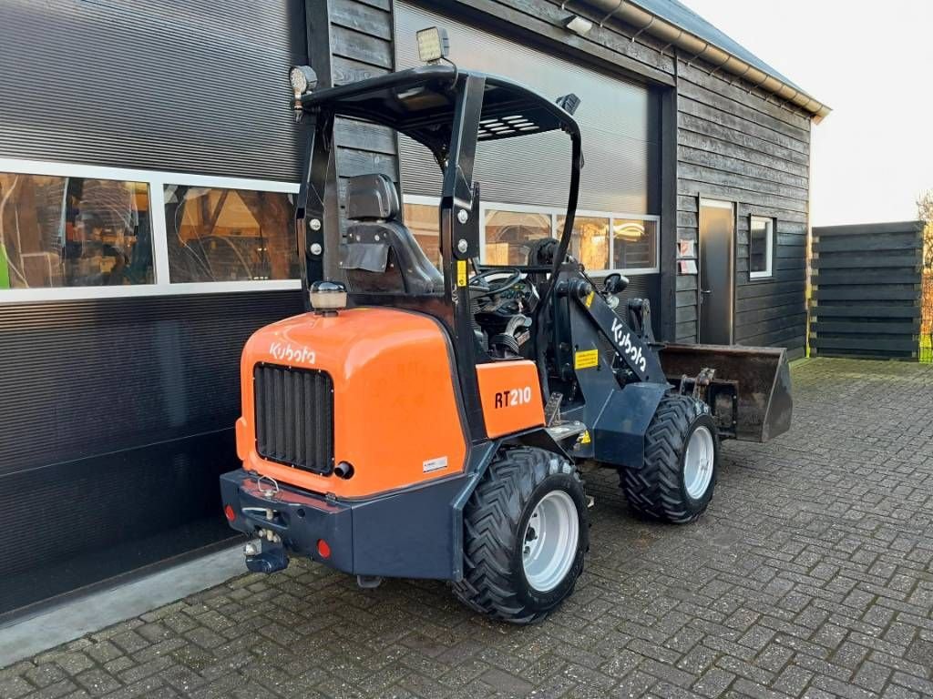 Kompaktlader des Typs Kubota R210 minishovel bak en vorken, Gebrauchtmaschine in Ederveen (Bild 10)