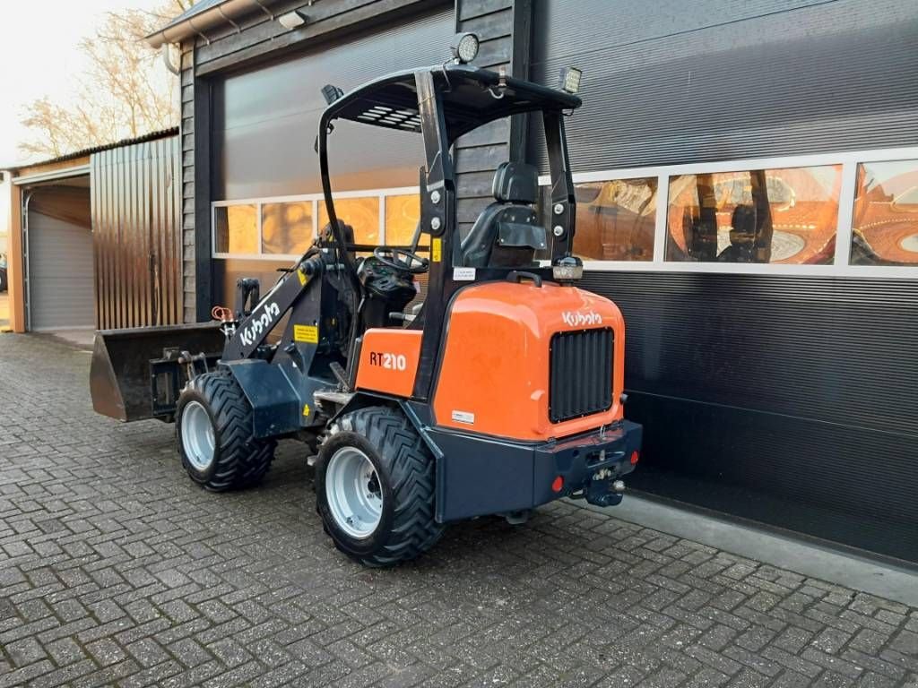 Kompaktlader des Typs Kubota R210 minishovel bak en vorken, Gebrauchtmaschine in Ederveen (Bild 5)