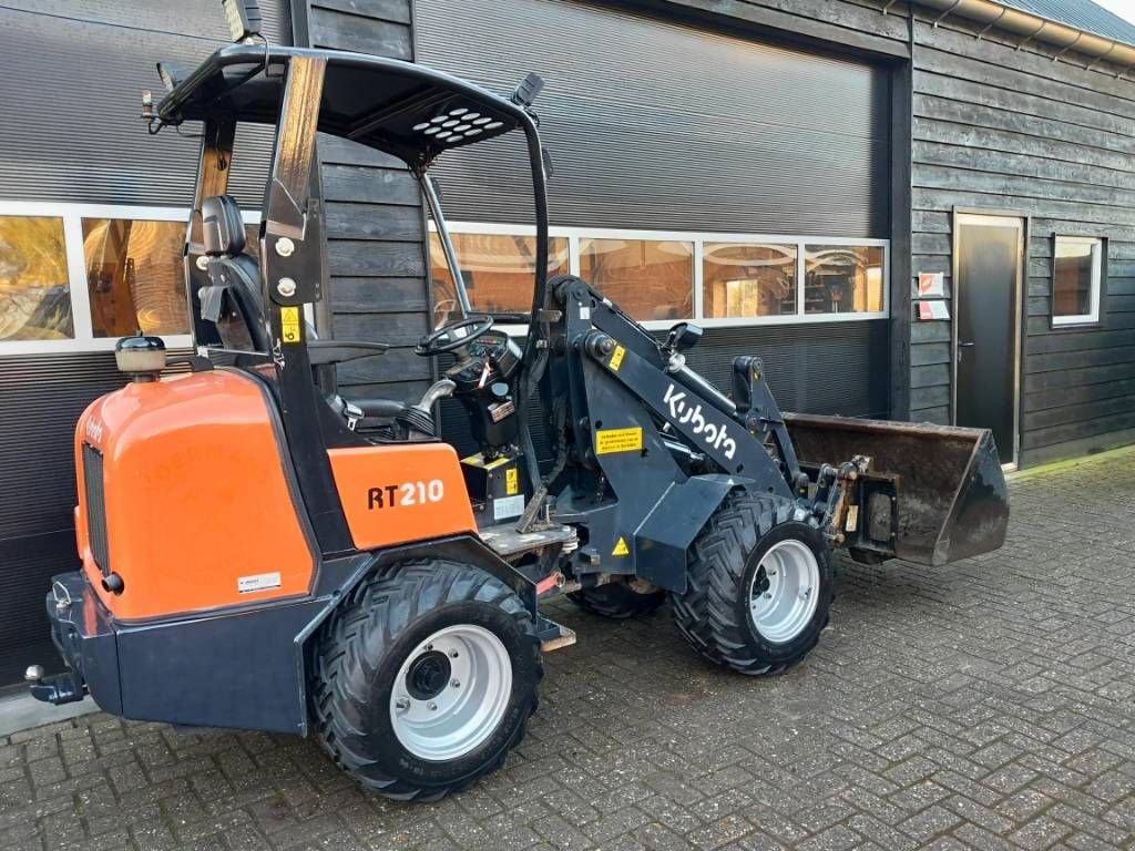 Kompaktlader des Typs Kubota R210 minishovel bak en vorken, Gebrauchtmaschine in Ederveen (Bild 11)