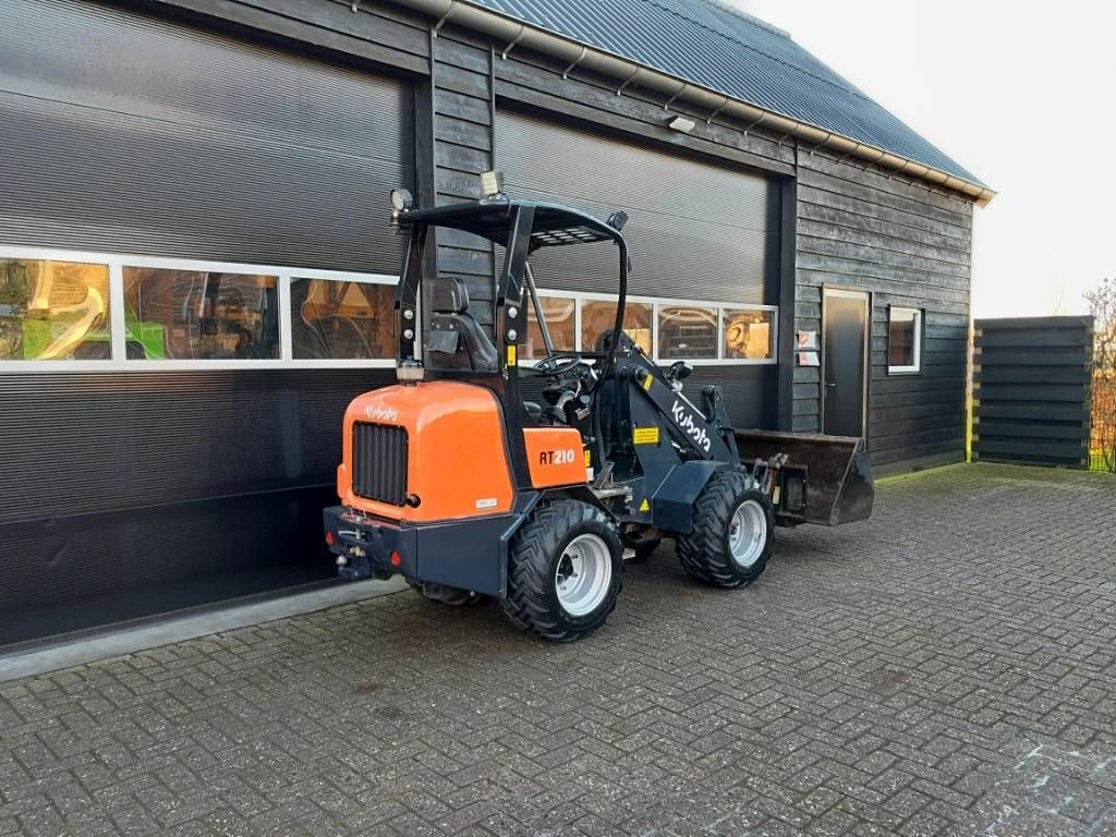 Kompaktlader des Typs Kubota R210 minishovel bak en vorken, Gebrauchtmaschine in Ederveen (Bild 9)