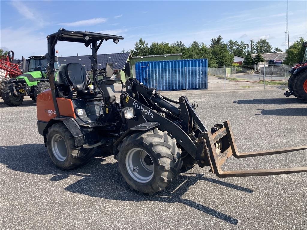 Kompaktlader Türe ait Kubota RT280-2 Skovl og gafler foldetag 4 arbejdslys og trafiklys, Gebrauchtmaschine içinde Sabro (resim 4)