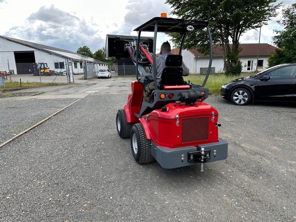 Kompaktlader типа MAN 840 Plæne dæk og teleskop, Gebrauchtmaschine в Herning (Фотография 3)