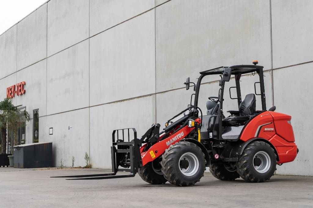 Kompaktlader of the type Manitou MLA4-50HC, Neumaschine in Moerbeke (Picture 1)