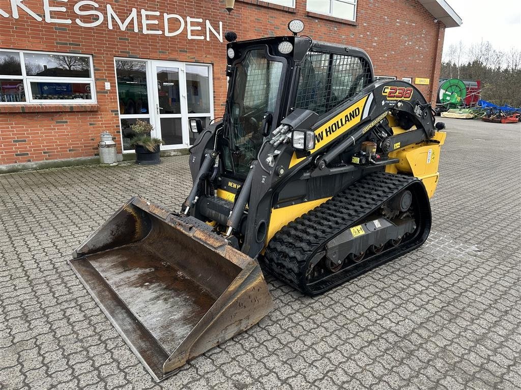 Kompaktlader del tipo New Holland C238, Gebrauchtmaschine en Gjerlev J. (Imagen 2)