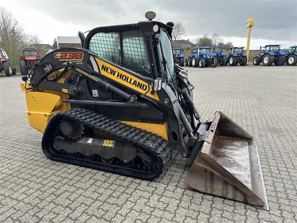 Kompaktlader del tipo New Holland C238, Gebrauchtmaschine en Gjerlev J. (Imagen 4)