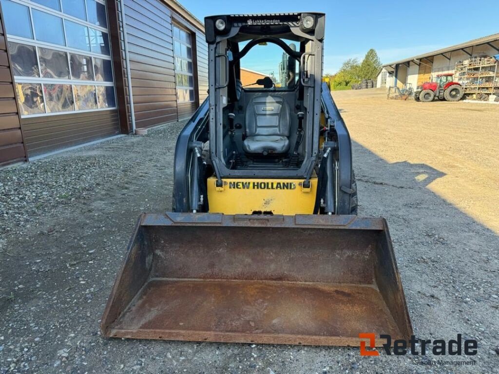 Kompaktlader du type New Holland L213, Gebrauchtmaschine en Rødovre (Photo 2)