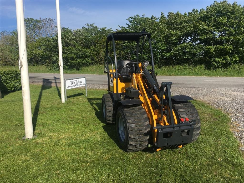 Kompaktlader tip Schäffer 2430HD ELITE Stærk maskine løfter  1500kg på pallegafler, Gebrauchtmaschine in Snedsted (Poză 3)