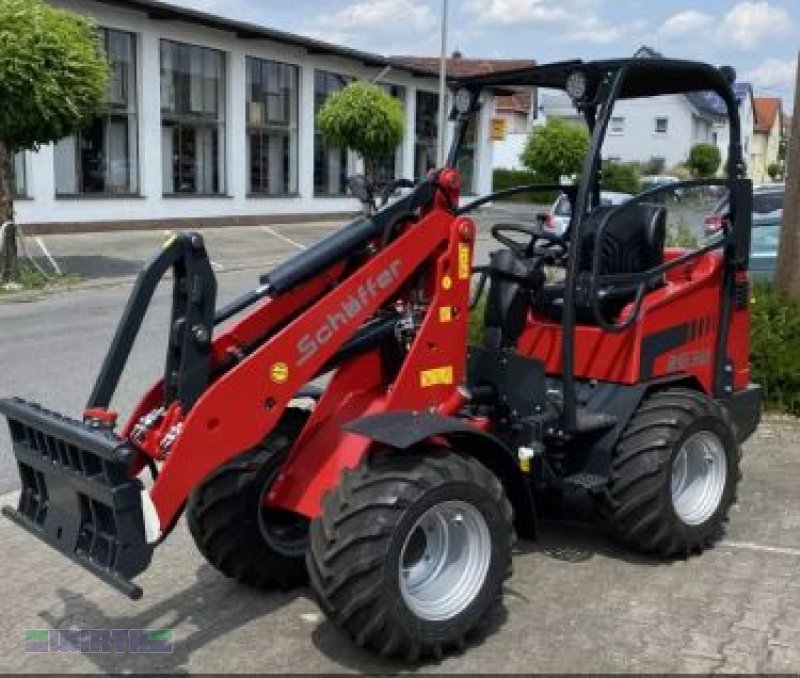 Kompaktlader des Typs Schäffer 2630 Lader mit Schnellgang, Fahrerschutzdach, Neumaschine in Buchdorf (Bild 2)