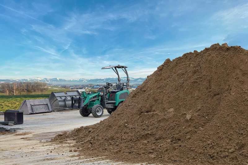 Kompaktlader van het type Sonstige Chargeuese électrique 600, Neumaschine in Schönenwerd (Foto 3)