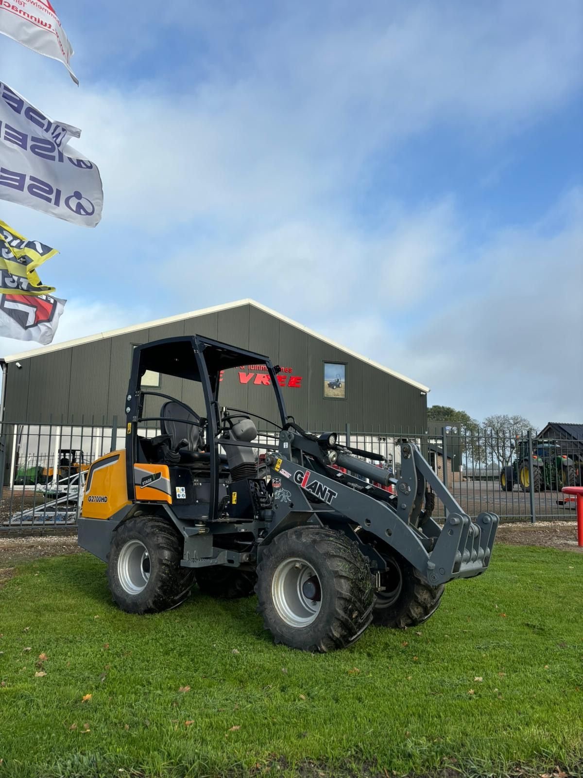 Kompaktlader des Typs Sonstige Giant G2700, Gebrauchtmaschine in Wadenoijen (Bild 2)