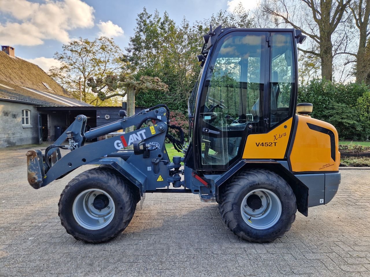 Kompaktlader du type Sonstige Giant V452T X-tra CAB, Gebrauchtmaschine en Oirschot (Photo 1)