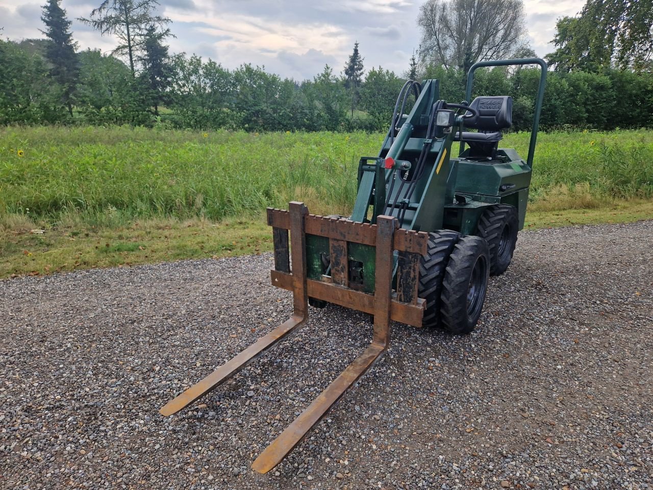 Kompaktlader van het type Striegel 110 dy 1800 kg, Gebrauchtmaschine in Oirschot (Foto 1)