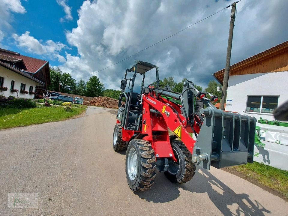 Kompaktlader van het type Weidemann  1140, Neumaschine in Bad Kötzting (Foto 3)