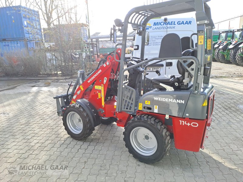 Kompaktlader of the type Weidemann  1140, Neumaschine in Höhenkirchen-Siegertsbrunn