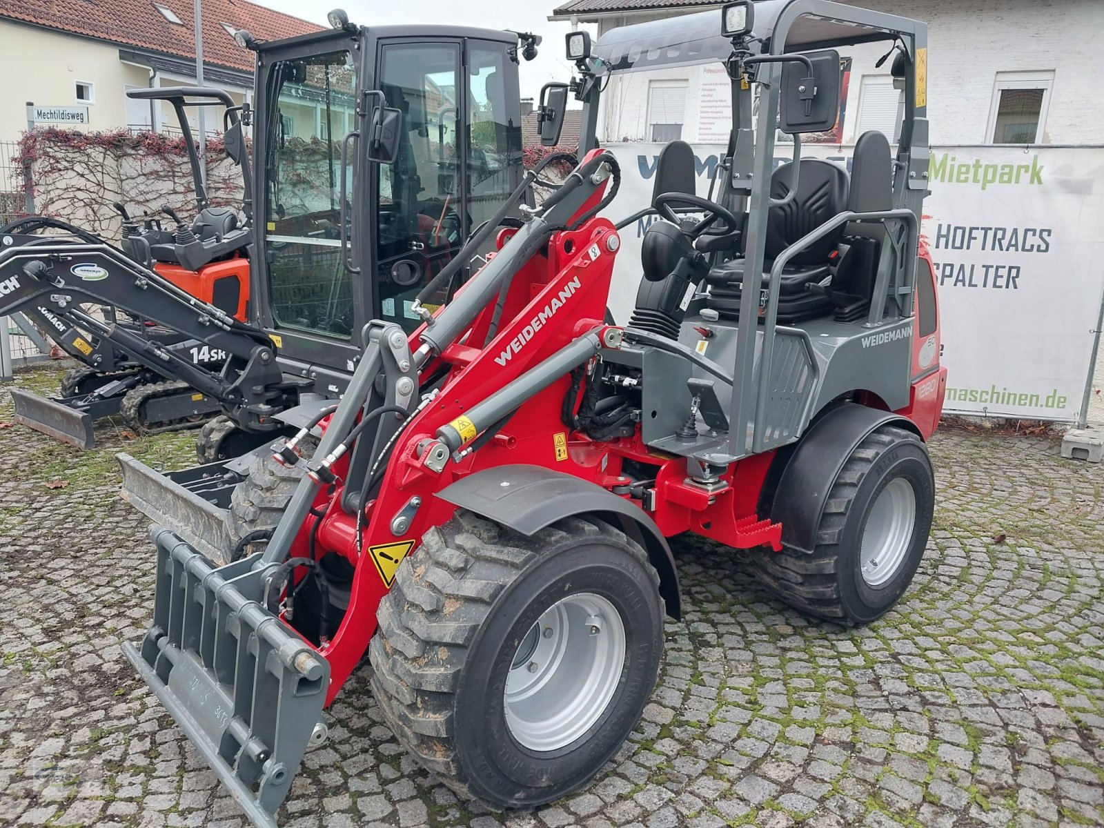 Kompaktlader van het type Weidemann  1280, Neumaschine in Frontenhausen (Foto 1)