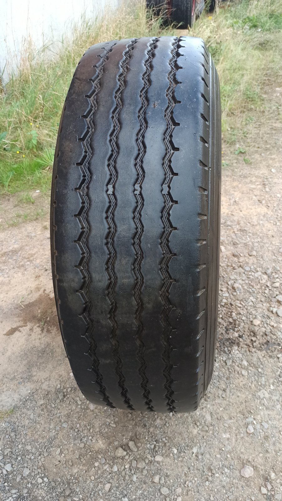 Komplettrad des Typs Michelin 365/80R20, gebraucht in Saarlouis (Bild 2)