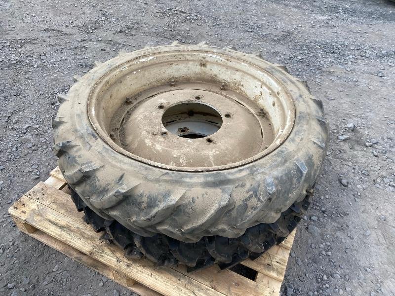 Komplettradsatz tipa BKT 230/95R48, Gebrauchtmaschine u Richebourg (Slika 2)