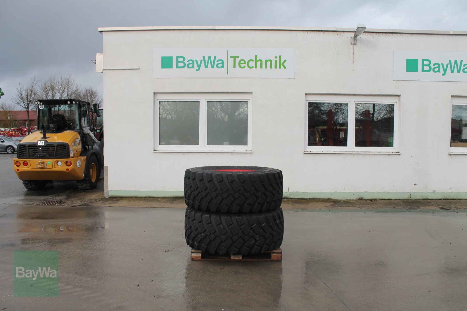 Komplettradsatz des Typs BKT 540/65 R28, Gebrauchtmaschine in Landshut (Bild 1)