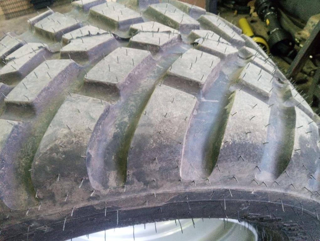 Komplettradsatz del tipo BKT 560/45R22.5, Gebrauchtmaschine en OBERLAUTERBACH (Imagen 2)