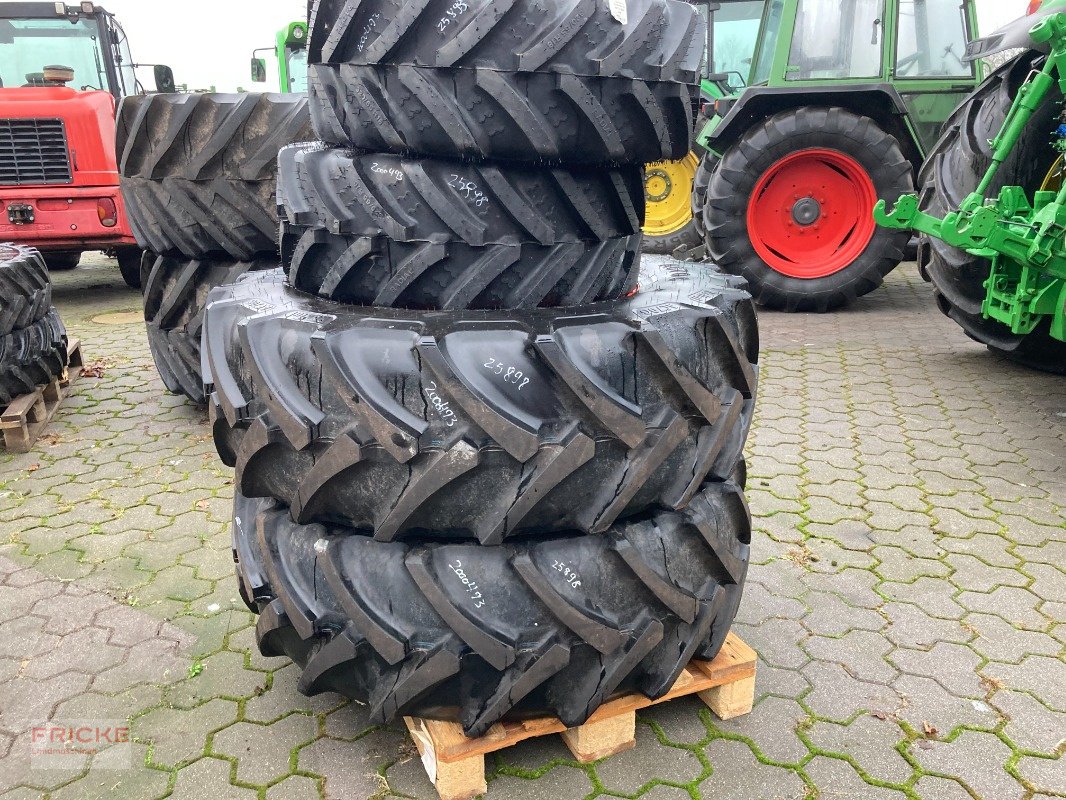 Komplettradsatz des Typs BKT BKT 320/65R18 Mitas 440/70R28, Neumaschine in Bockel - Gyhum (Bild 5)