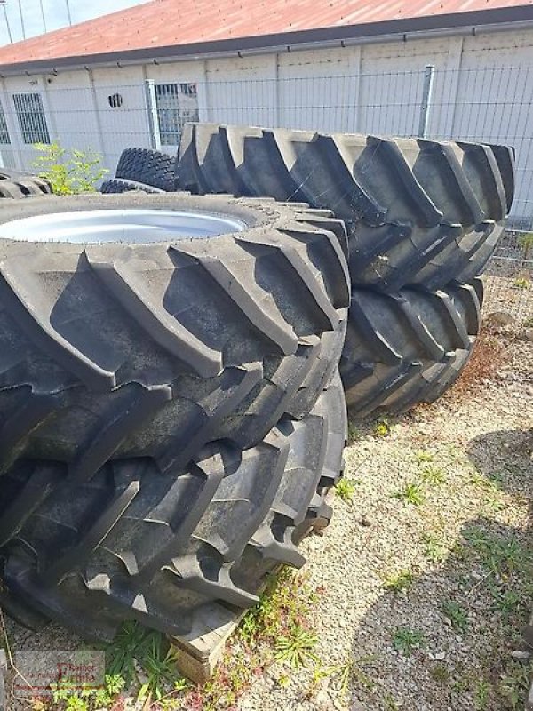 Komplettradsatz of the type Case IH 650/65R38 und 540/65R28, Vorführmaschine in Erbach / Ulm (Picture 1)