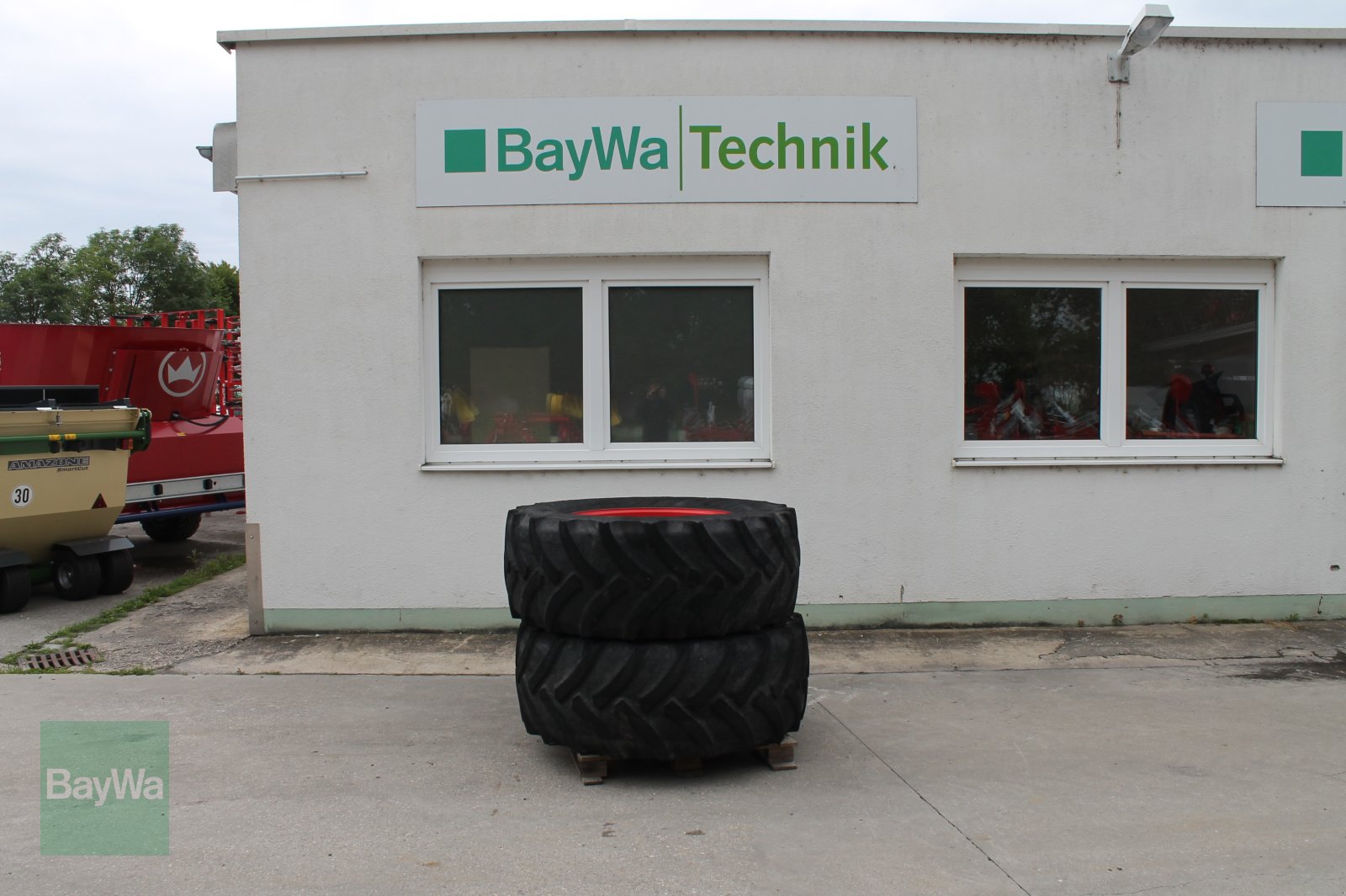 Komplettradsatz des Typs Continental 540/65 R30, Gebrauchtmaschine in Straubing (Bild 1)