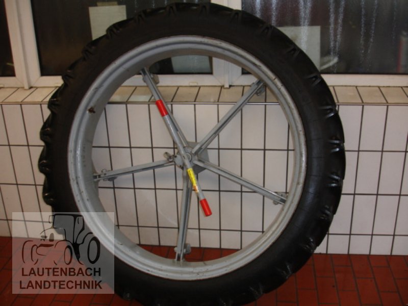 Komplettradsatz typu IHC Pflegebereifung, Gebrauchtmaschine w Rollshausen (Zdjęcie 1)