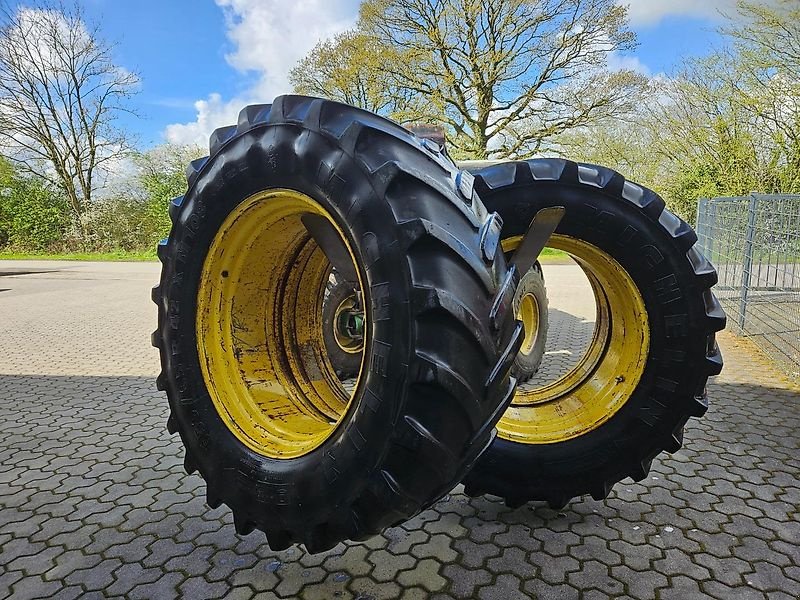 Komplettradsatz Türe ait John Deere Zwillinge 650/65R42 und 480/70R30, Gebrauchtmaschine içinde Honigsee (resim 1)