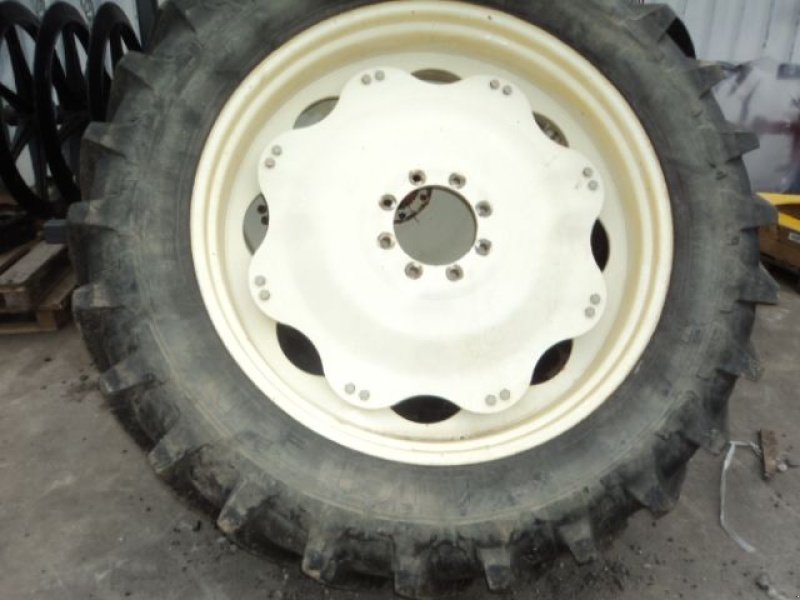 Komplettradsatz Türe ait Michelin 420/80R46, Gebrauchtmaschine içinde MOULLE (resim 1)