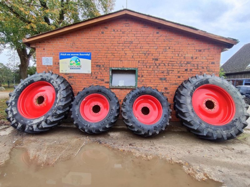 Komplettradsatz of the type Michelin 480/70R34 und 520/85R46, Gebrauchtmaschine in Liebenwalde (Picture 1)