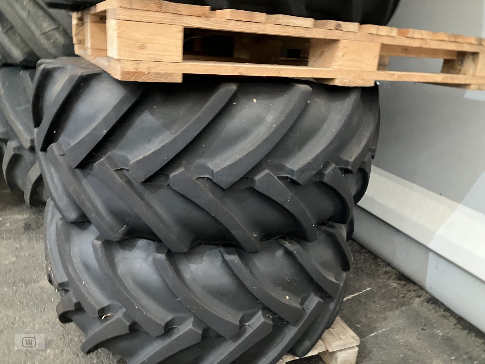 Komplettradsatz des Typs Mitas 500/70 R24, Gebrauchtmaschine in Zell an der Pram (Bild 2)