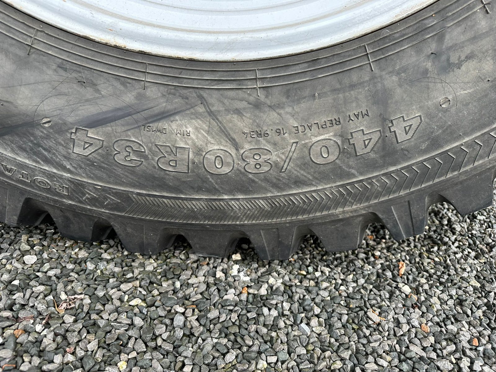 Komplettradsatz от тип Nokian 440/80R34 + 360/80R24 Komplettradsatz z.B. MF, Gebrauchtmaschine в Rankweil (Снимка 9)