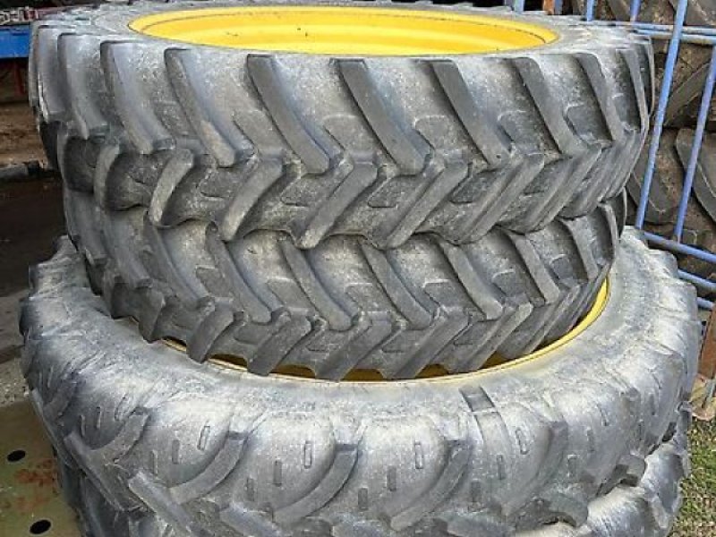 Komplettradsatz tip Sonstige Pflegereifen 320/85R38+300/95R52 1,8m Spur, Gebrauchtmaschine in Ostercappeln