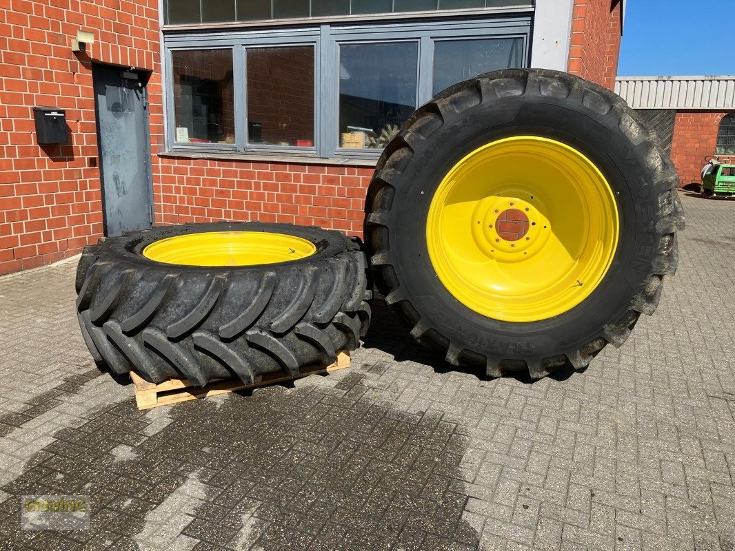 Komplettradsatz van het type Vredestein Traxion 650/65 R42, Neumaschine in Nottuln (Foto 3)