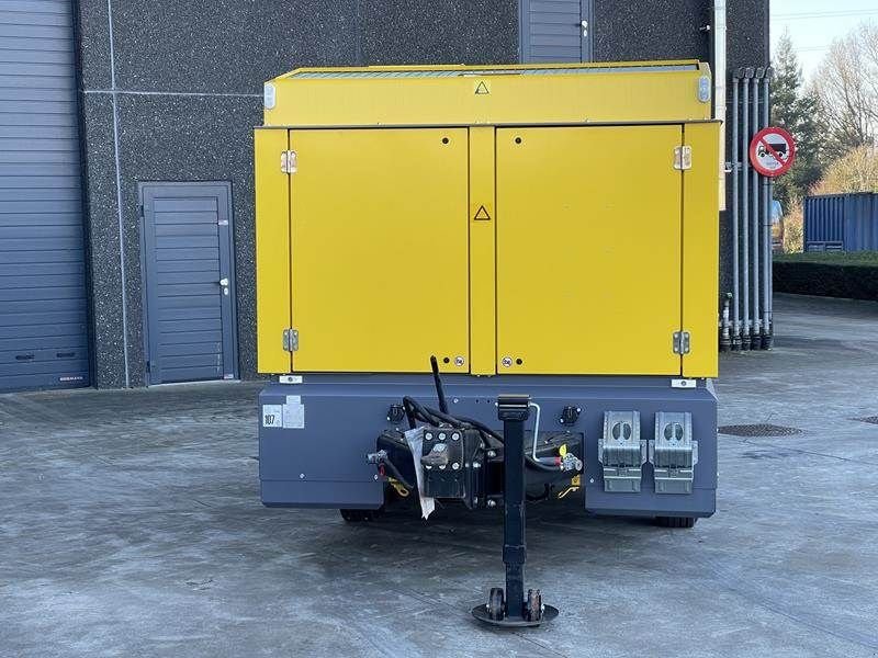 Kompressor des Typs Atlas Copco V 28 STAGE V, Gebrauchtmaschine in Waregem (Bild 2)