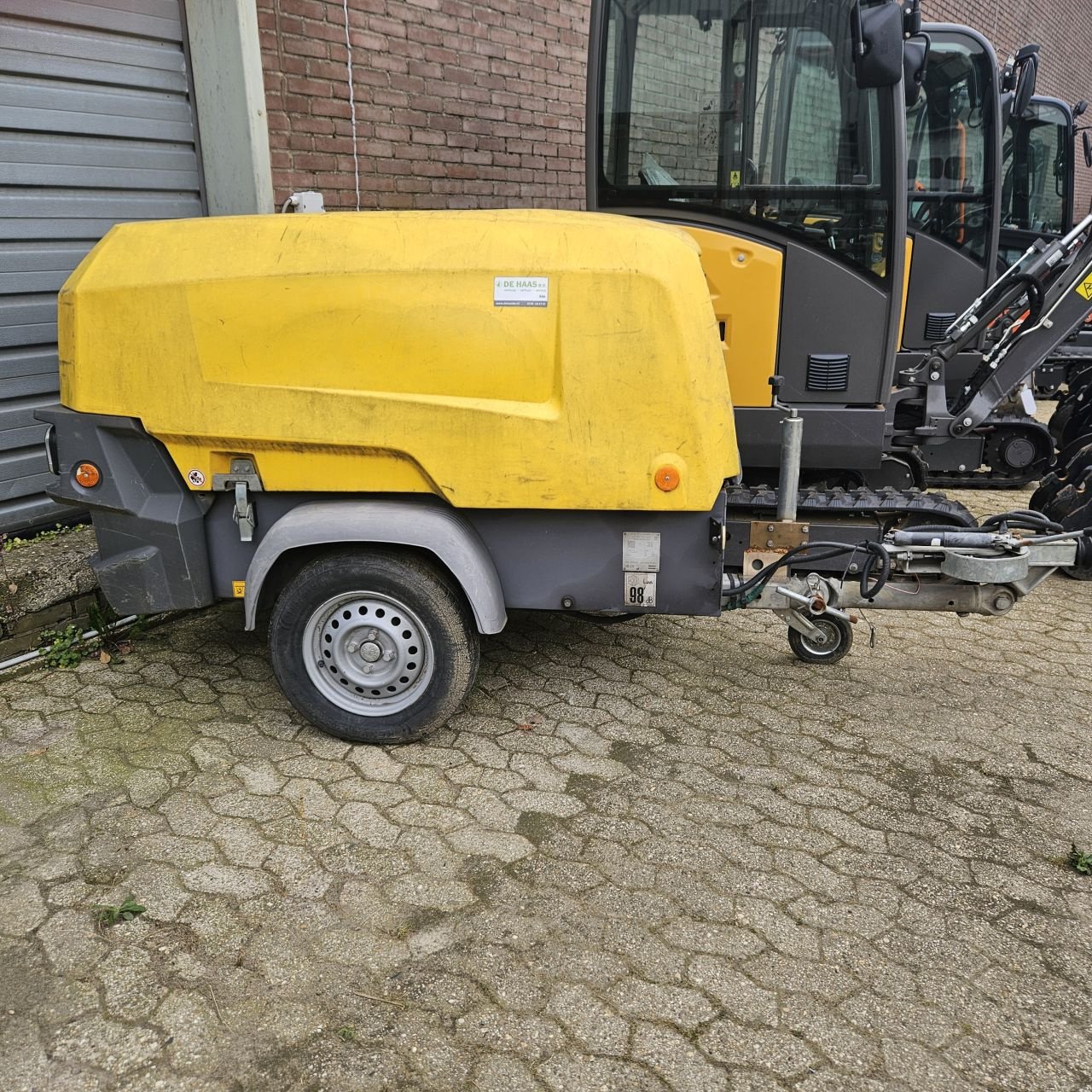 Kompressor van het type Atlas Copco XAHS38, Gebrauchtmaschine in EDE (Foto 1)