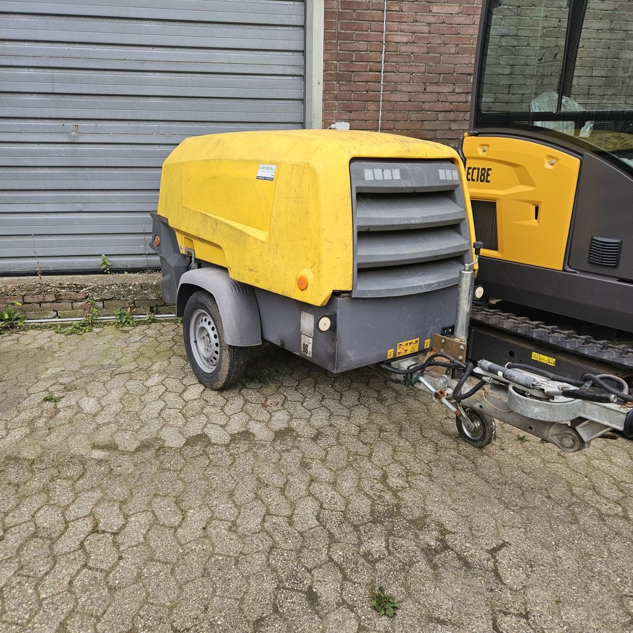 Kompressor a típus Atlas Copco XAHS38, Gebrauchtmaschine ekkor: EDE (Kép 2)