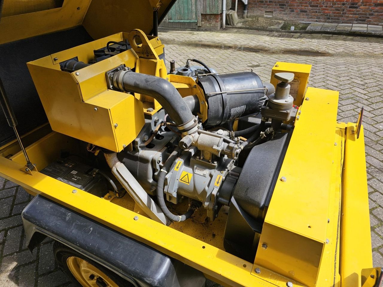 Kompressor of the type Atlas Copco XAS 40, Gebrauchtmaschine in Noardburgum (Picture 3)