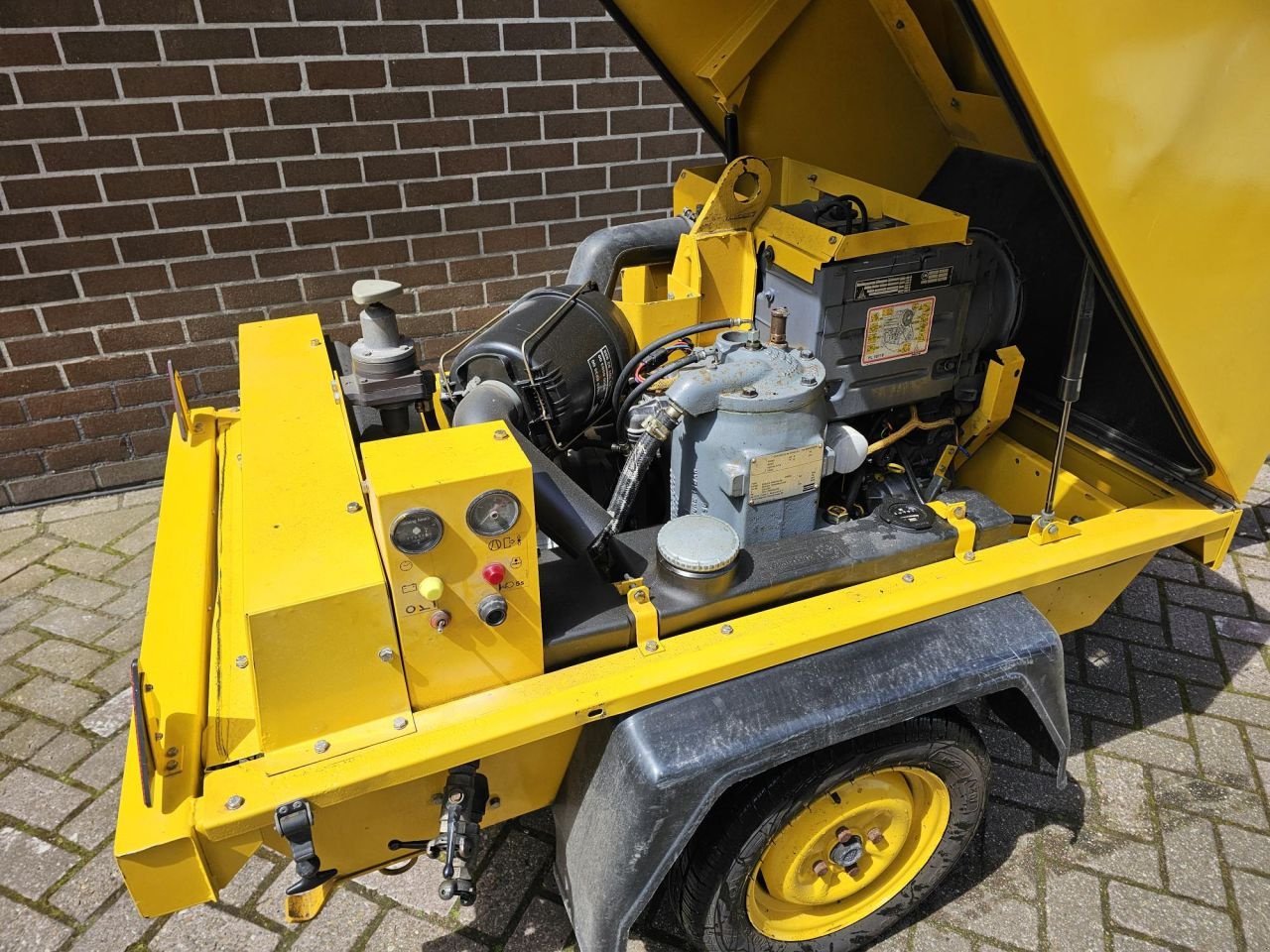 Kompressor del tipo Atlas Copco XAS 40, Gebrauchtmaschine In Noardburgum (Immagine 4)