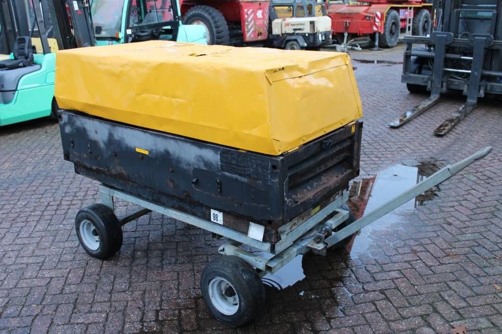 Kompressor от тип Atlas Copco XAS 67 DD, Gebrauchtmaschine в Rucphen (Снимка 2)