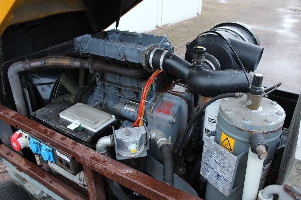 Kompressor от тип Atlas Copco XAS 67 DD, Gebrauchtmaschine в Rucphen (Снимка 9)