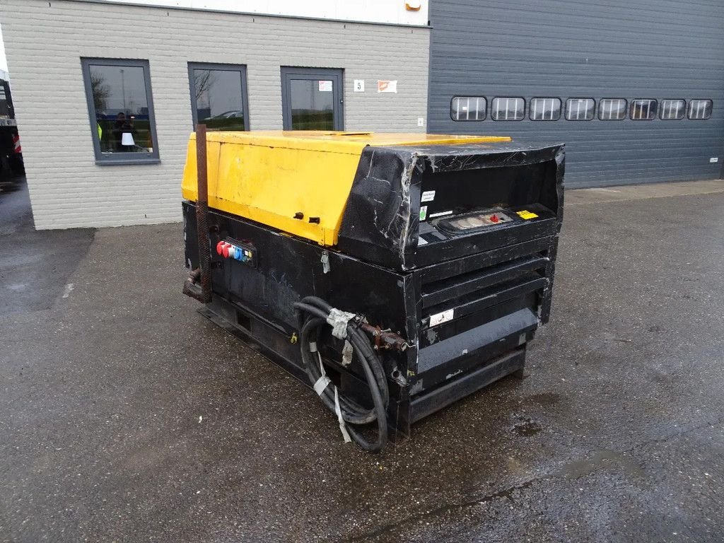 Kompressor tip Atlas Copco XAS137, Gebrauchtmaschine in Zutphen (Poză 4)