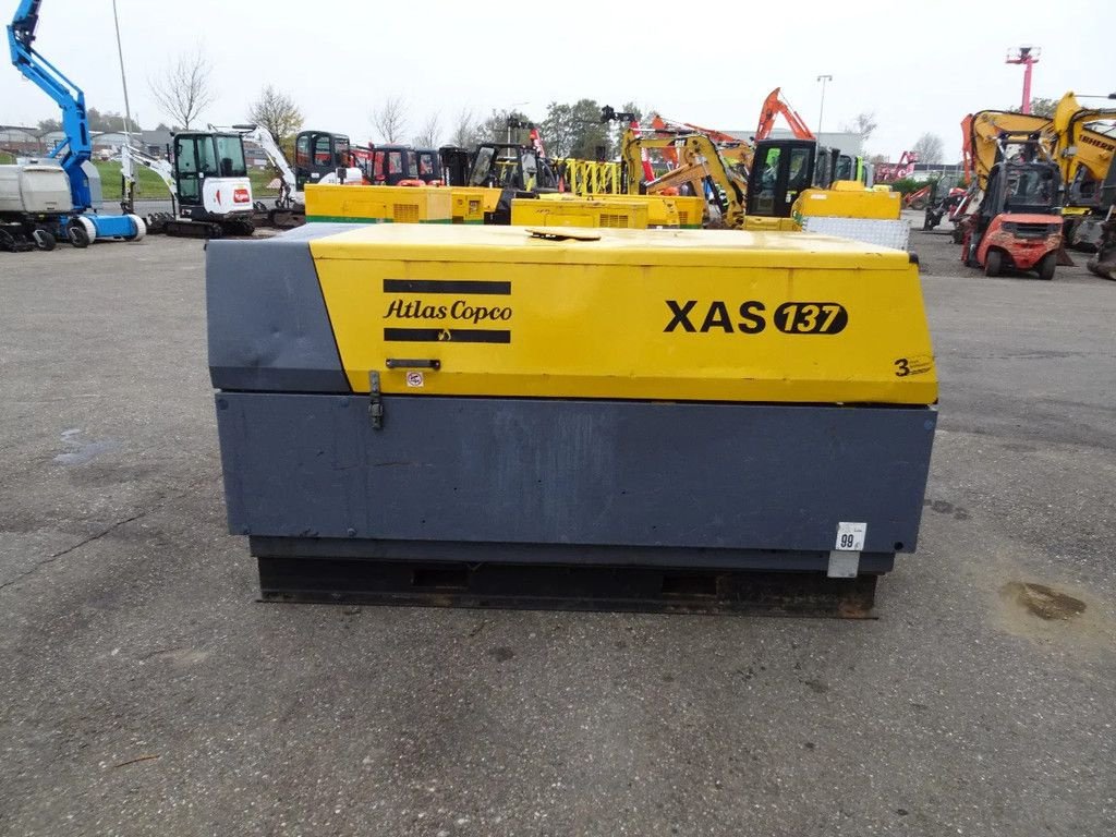 Kompressor tip Atlas Copco XAS137, Gebrauchtmaschine in Zutphen (Poză 5)