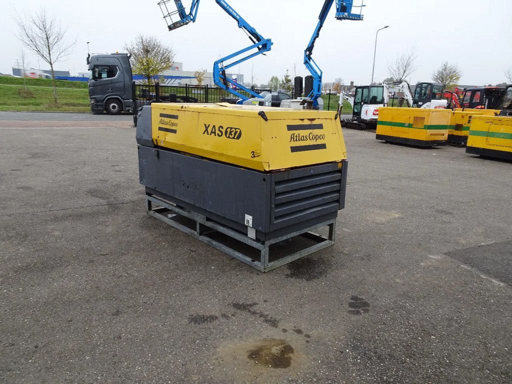 Kompressor от тип Atlas Copco XAS137, Gebrauchtmaschine в Zutphen (Снимка 1)