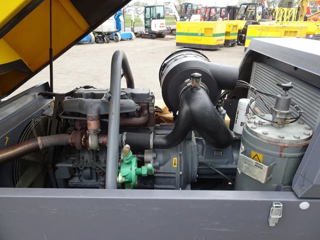 Kompressor tip Atlas Copco XAS137, Gebrauchtmaschine in Zutphen (Poză 8)